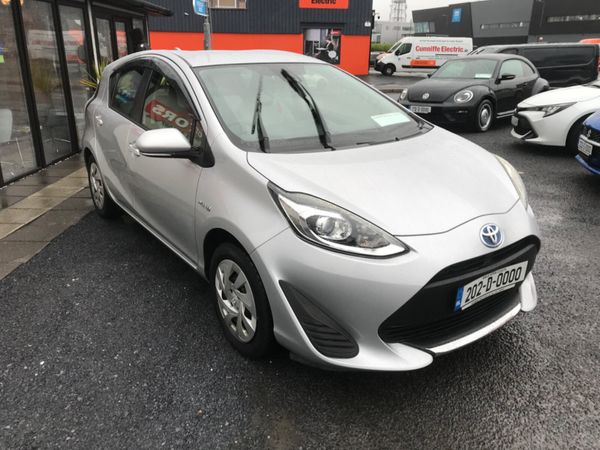 Toyota Aqua Hatchback, Petrol Hybrid, 2020, Silver