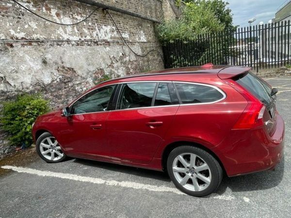 Volvo V60 Estate, Diesel, 2016, Red