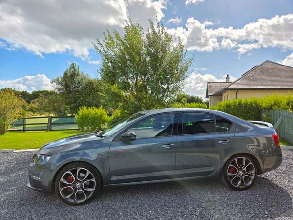Skoda Octavia Saloon, Diesel, 2017, Grey