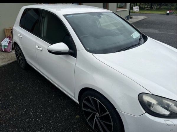 Volkswagen Golf Hatchback, Petrol, 2010, White