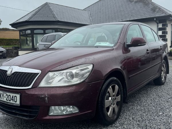 Skoda Octavia Hatchback, Diesel, 2010, Red