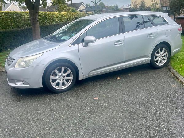 Toyota Avensis Estate, Diesel, 2009, Silver