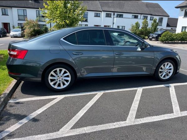 Skoda Superb Hatchback, Diesel, 2017, Grey