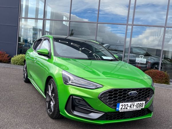Ford Focus Hatchback, Petrol, 2023, Green
