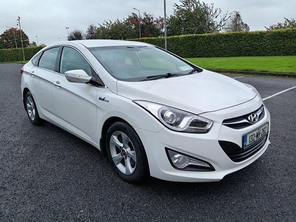 Hyundai i40 Saloon, Diesel, 2013, White