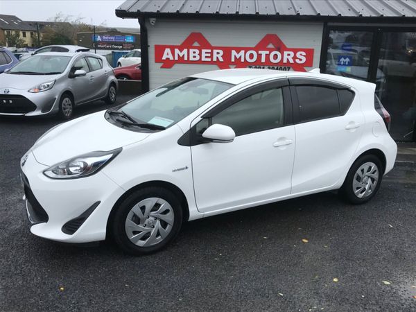 Toyota Aqua Hatchback, Petrol Hybrid, 2020, Silver