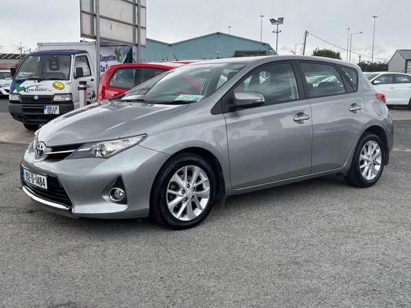 Toyota Auris Hatchback, Diesel, 2015, Grey