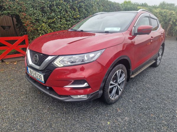 Nissan Qashqai MPV, Diesel, 2018, Red