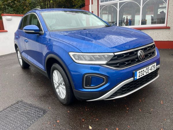 Volkswagen T-Roc SUV, Diesel, 2023, Blue