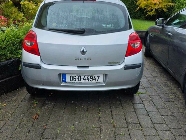 Renault Clio Hatchback, Petrol, 2006, Silver