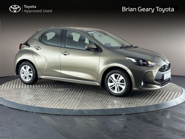 Toyota Yaris Hatchback, Petrol, 2022, Green
