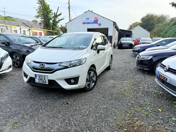 Honda Fit Hatchback, Petrol Hybrid, 2015, White