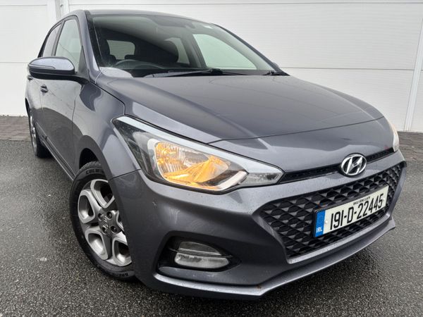 Hyundai i20 Hatchback, Petrol, 2019, Grey