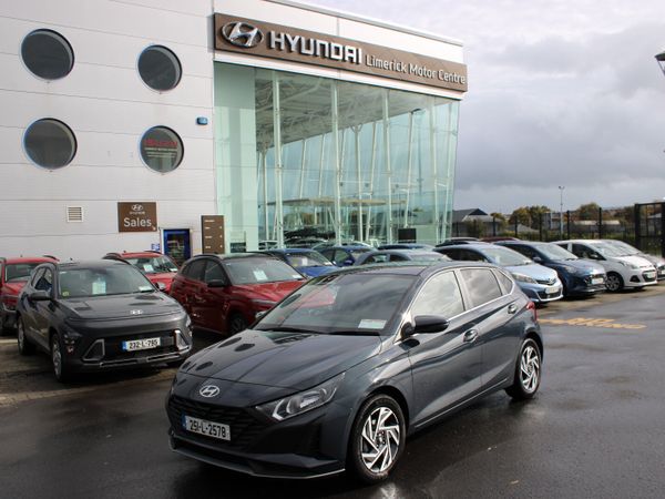 Hyundai i20 Hatchback, Petrol, 2025, Grey