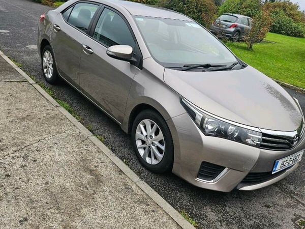 Toyota Corolla Saloon, Diesel, 2015, Bronze