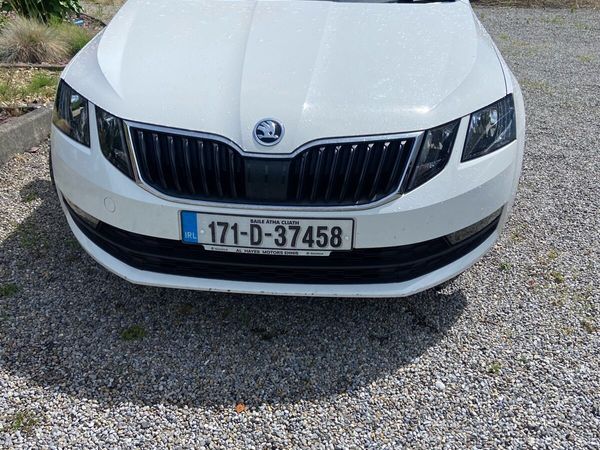 Skoda Octavia Estate, Diesel, 2017, White