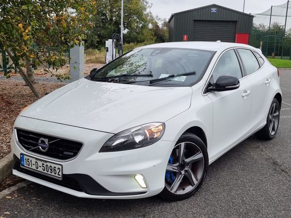 Volvo V40 Hatchback, Diesel, 2015, White