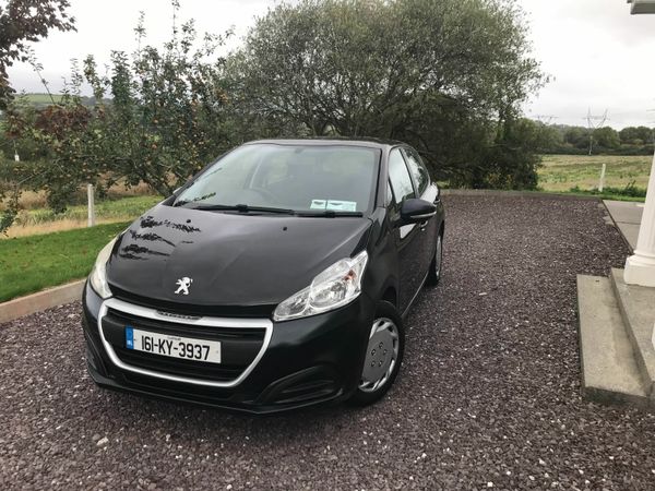 Peugeot 208 Hatchback, Petrol, 2016, Black