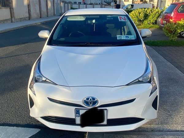 Toyota Prius Hatchback, Petrol Hybrid, 2017, White