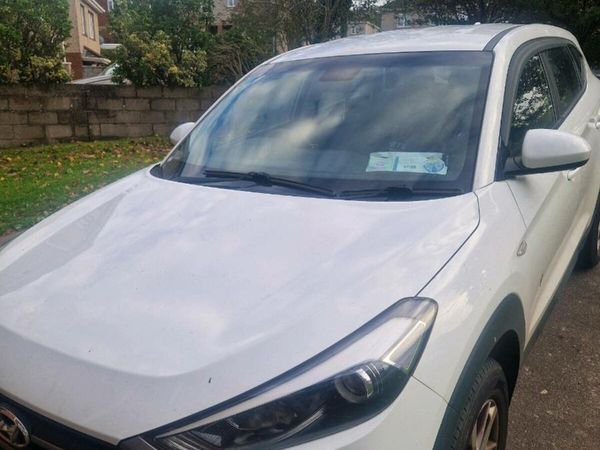 Hyundai Tucson SUV, Diesel, 2016, White