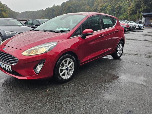 Ford Fiesta Hatchback, Diesel, 2018, Red
