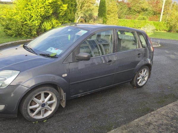 Ford Fiesta Hatchback, Petrol, 2005, Grey