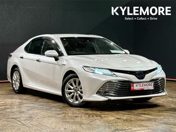 Toyota Camry Saloon, Petrol Hybrid, 2020, White
