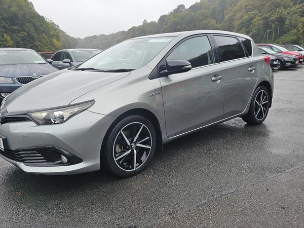 Toyota Auris MPV, Petrol Hybrid, 2018, Grey