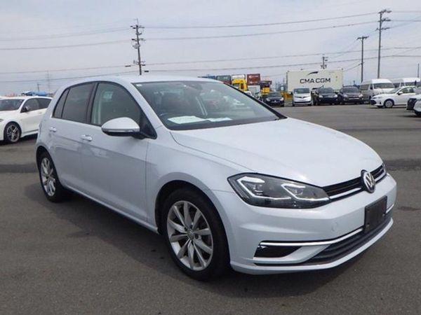 Volkswagen Golf Hatchback, Petrol, 2018, White