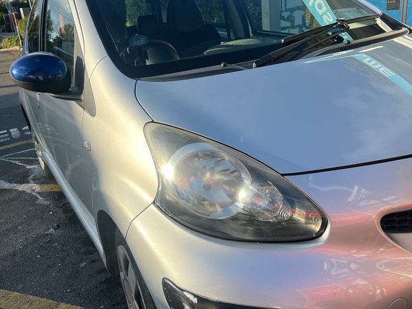 Toyota Aygo Hatchback, Petrol, 2011, Silver