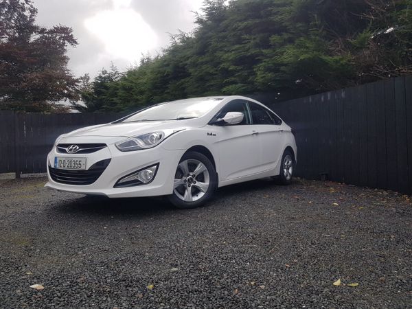 Hyundai i40 Saloon, Diesel, 2012, White