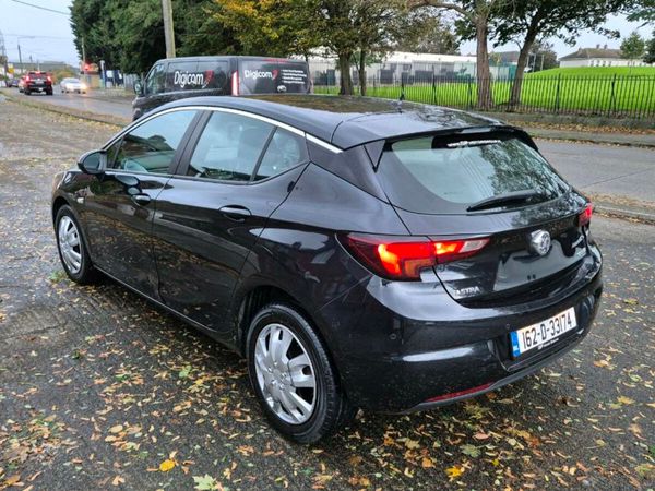 Vauxhall Astra Hatchback, Diesel, 2016, Black