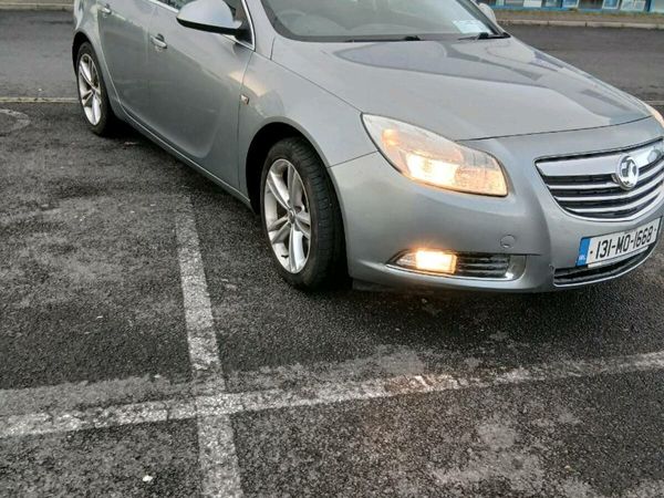 Vauxhall Insignia Hatchback, Diesel, 2013, Silver