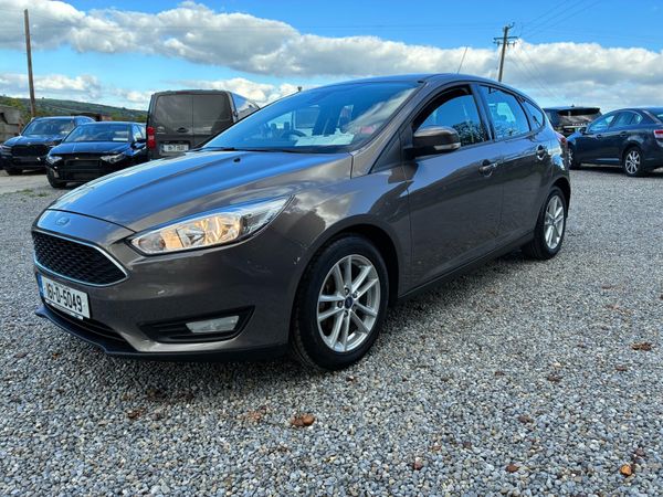 Ford Focus Hatchback, Petrol, 2016, Brown
