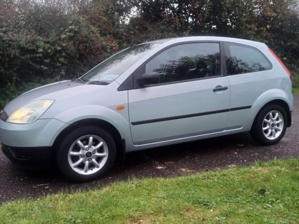 Ford Fiesta Hatchback, Petrol, 2003, Green