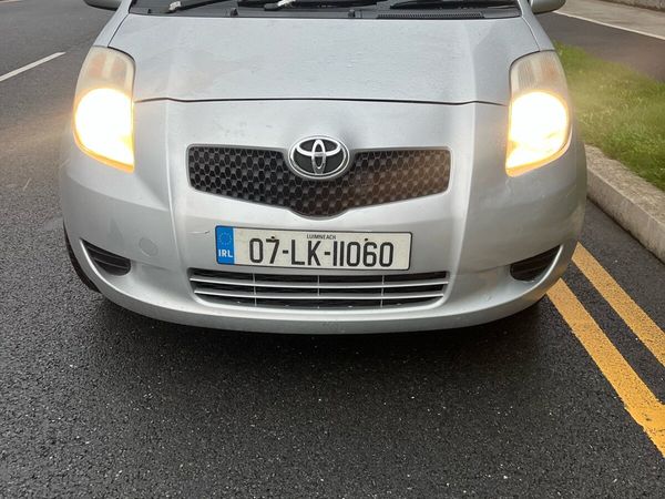 Toyota Yaris Hatchback, Petrol, 2007, Silver