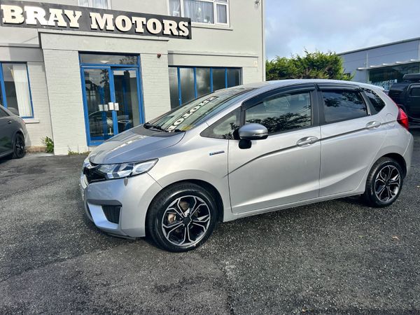 Honda Fit Hatchback, Petrol Hybrid, 2016, Silver