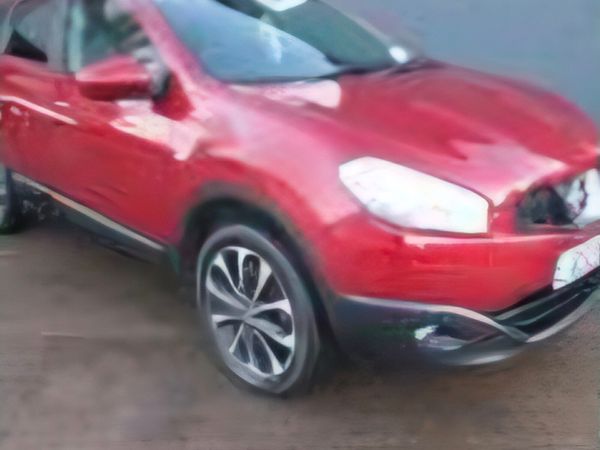 Nissan Qashqai MPV, Diesel, 2013, Red