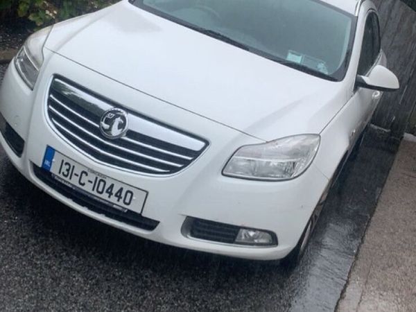 Vauxhall Insignia Estate, Diesel, 2013, White