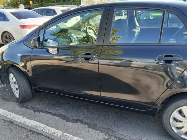 Toyota Yaris Hatchback, Petrol, 2009, Black
