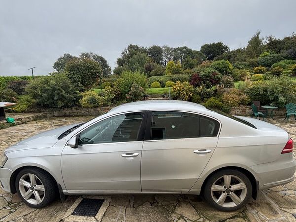 Volkswagen Passat Saloon, Diesel, 2012, Silver