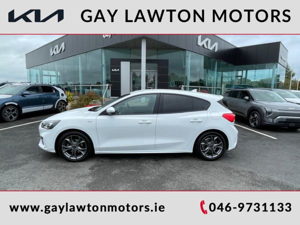Ford Focus Hatchback, Petrol, 2020, White