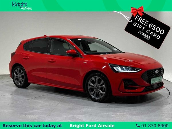 Ford Focus Hatchback, Petrol Hybrid, 2023, Red