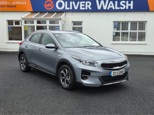 Kia XCeed Hatchback, Petrol, 2022, Silver