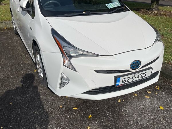 Toyota Prius Hatchback, Petrol Hybrid, 2016, White