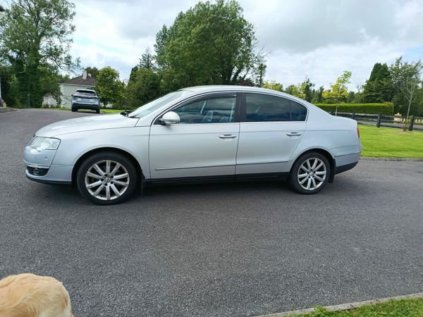 Volkswagen Passat Saloon, Diesel, 2010, Silver