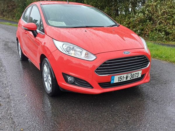 Ford Fiesta Hatchback, Petrol, 2015, Red