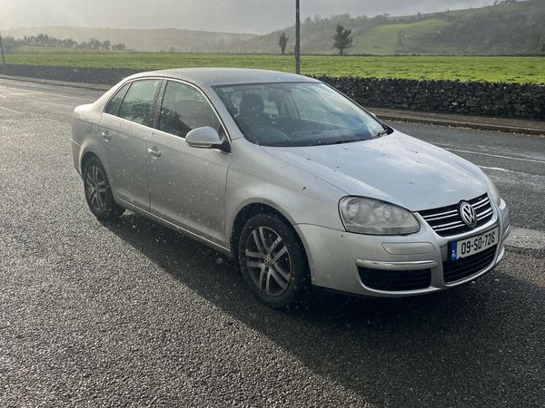 Volkswagen Jetta Saloon, Diesel, 2009, Silver