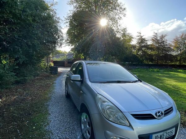 Hyundai i20 Hatchback, Petrol, 2010, Silver