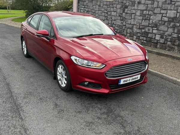 Ford Mondeo Hatchback, Diesel, 2015, Red